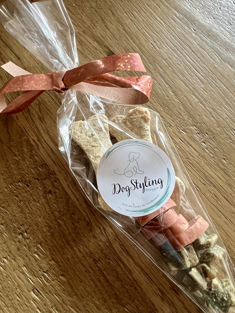Liebevoll verpackte Hundeleckerlis von DogStyling